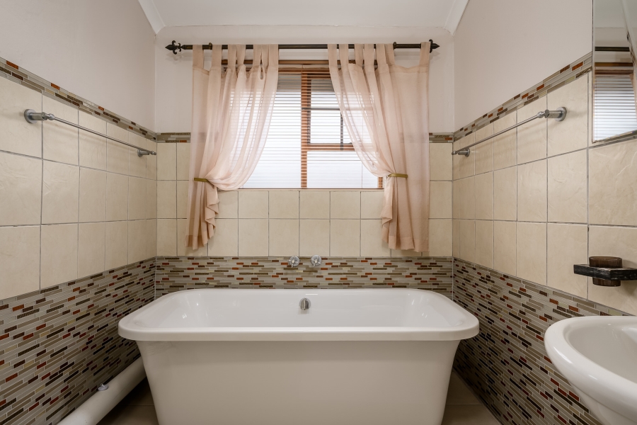 3 Bedroom Property for Sale in Sherwood Eastern Cape